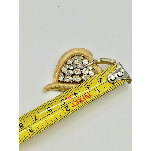 Vintage Signed TRIFARI Leaf Heart Pin Brooch Textured Gold Tone Clear Stones - Picture 6 of 6